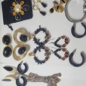 Elegant Black and Silver Tone Pendant Necklace Jewelry Lot